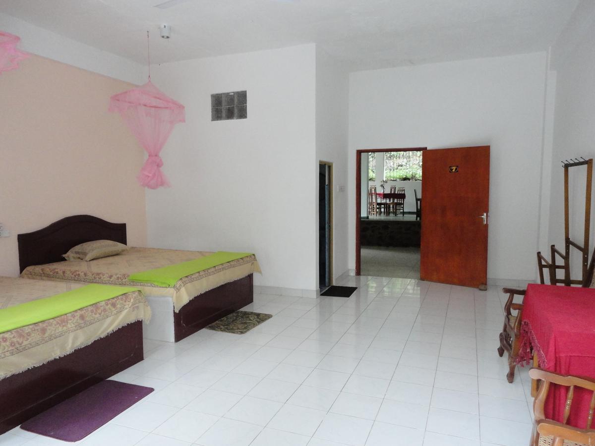 White Elephant Hotel Maskeliya Room photo