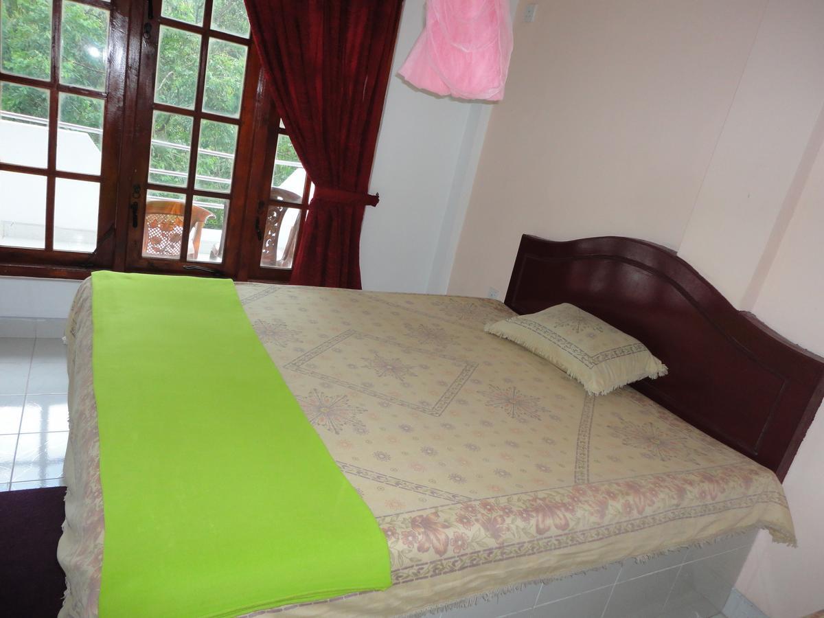 White Elephant Hotel Maskeliya Room photo